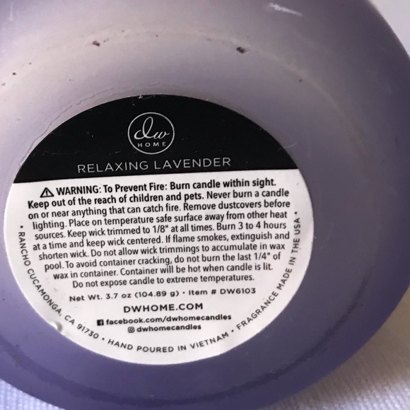 DW Home Relaxing Lavender candle - Picture 3 of 3